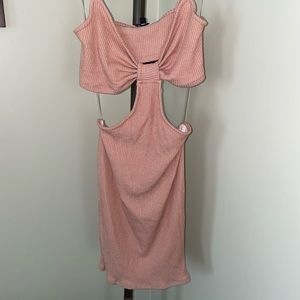 Fashion Nova Size Small Peach cutout dress !